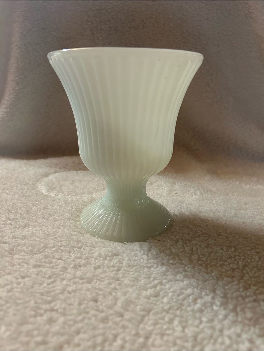 Vintage Elegant Cream Ribbed Glass Vase - Home Accents